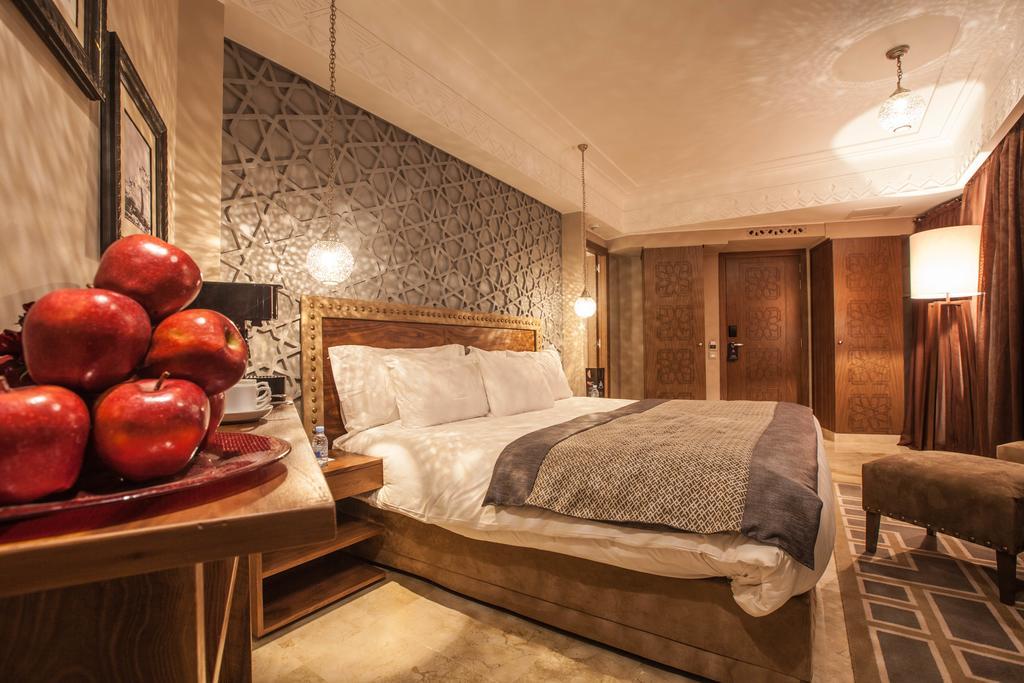 Hivernage Hotel & Spa Marrakesh Exterior foto A bedroom at the hotel